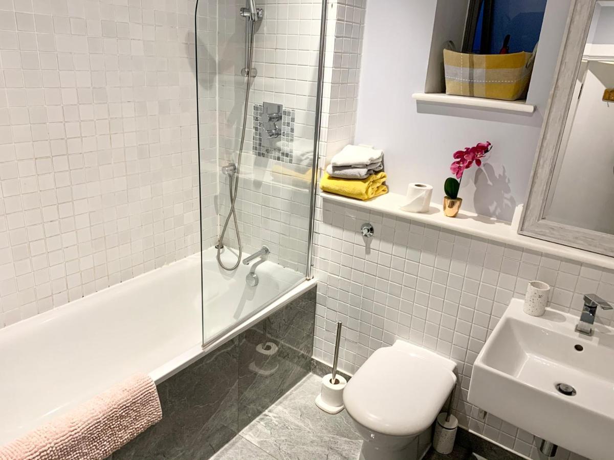 Apartament Stylish Close To Bridge